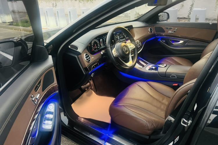 Used Mercedes-Benz S-Class 2018 S 320 L Interior 5