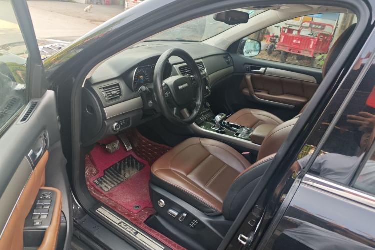 Used Haval H8 2017 2.0T Gasoline Two-Wheel Drive Smart Edition
