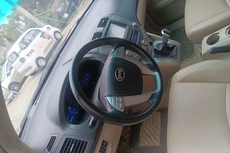 Used BYD S6 2014 2.0L Manual Luxury 5-Seater
