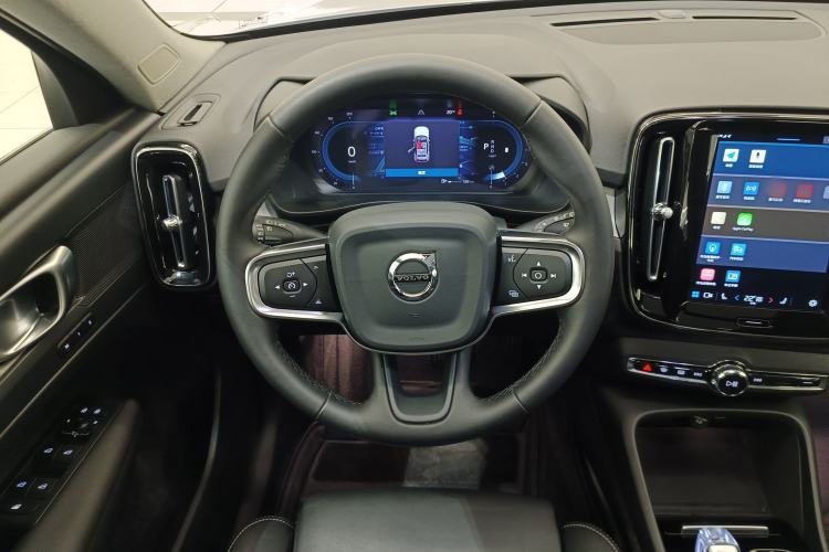 Used Volvo XC40 2024 B4 4x4 Smart Luxury Edition