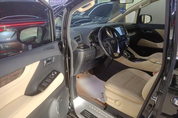 Used Toyota Vellfire 2023 Crown Dual-Engine 2.5L HV Prestige Edition
