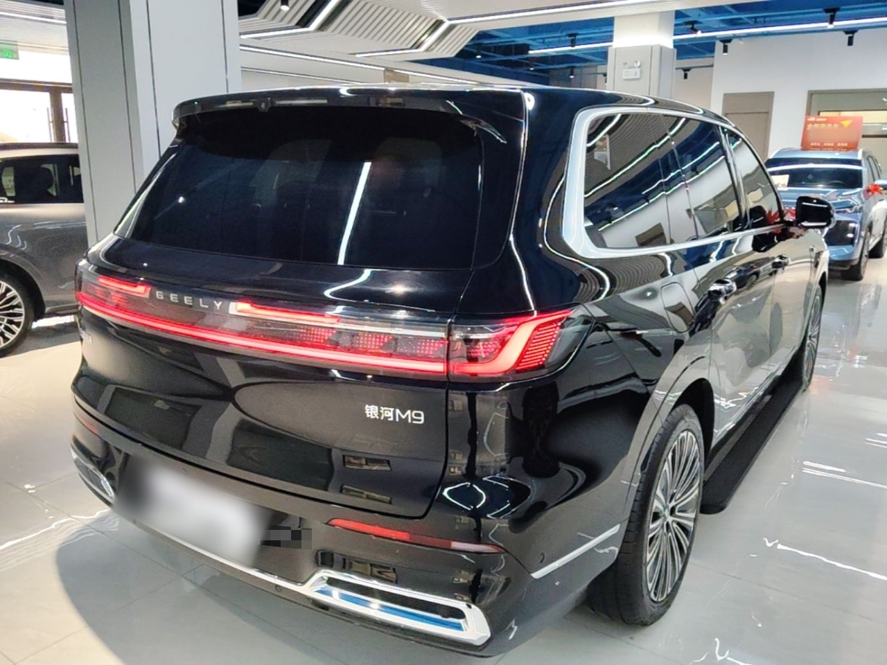 Geely Galaxy M9 2025 Model 210km Four-Wheel-Drive Leading Edition — снимка 6