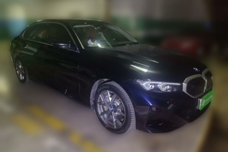 Used BMW i3 2022 eDrive 35 L Front Right 45 Deg