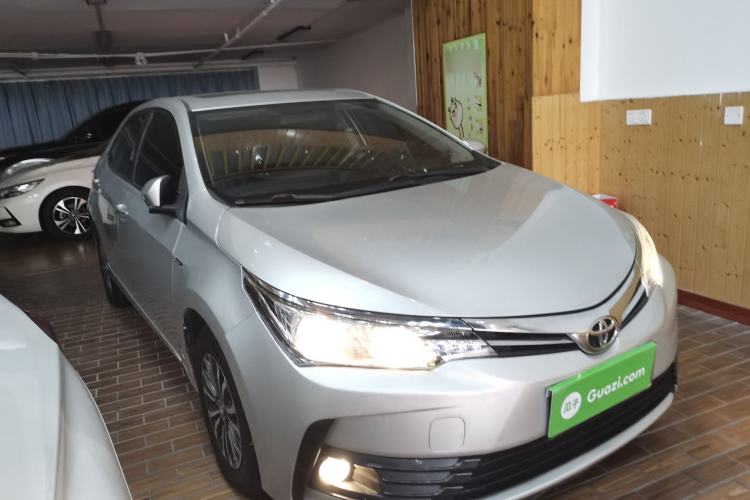 Used Toyota Corolla 2017 Revised Version 1.2T S-CVT GL-i Front Right 45 Deg