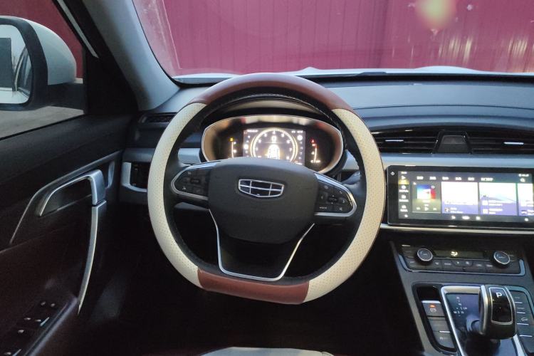 Used Geely Auto Emgrand X7 Sport 2022 1.8TD DCT Zhiya Trim
