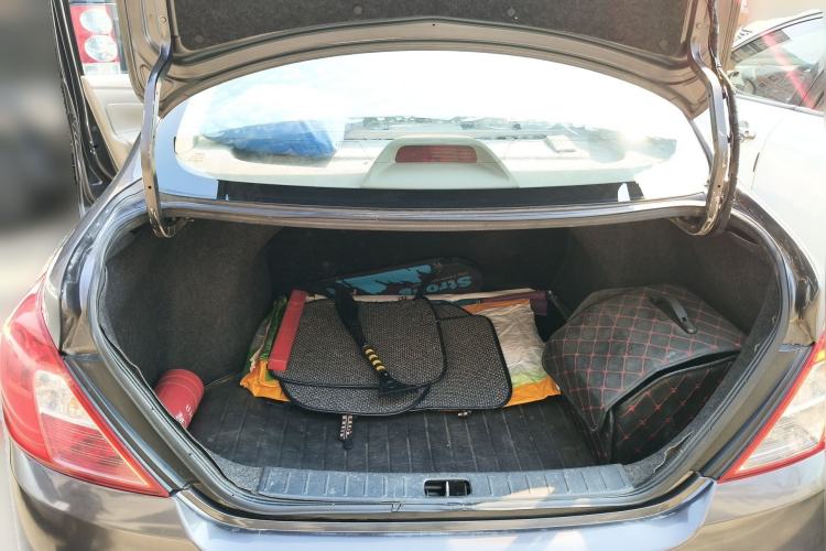 Used Nissan Sunny 2015 1.5XE CVT Comfort Edition Trunk