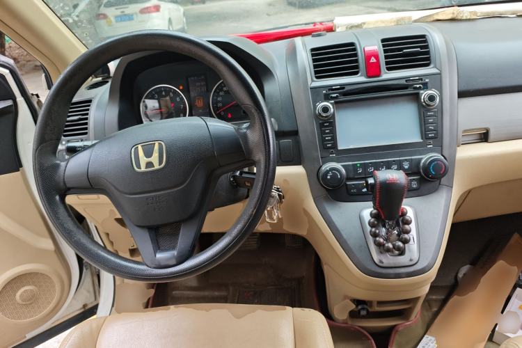Used Honda CR-V 2010 2.0L automatic two-wheel drive urban version Center Console