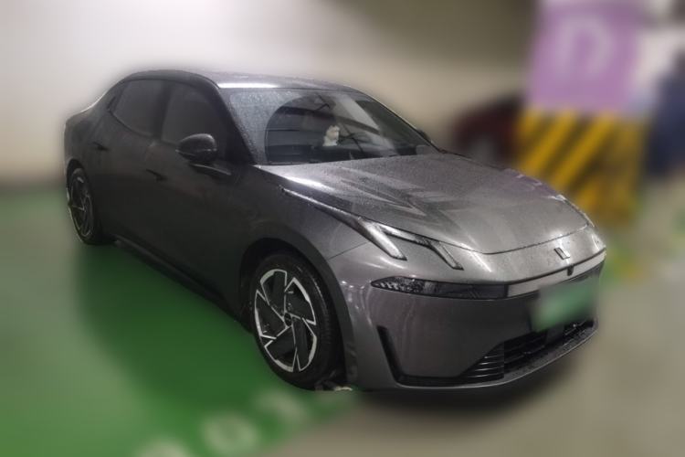 Used Lynk & Co 07 2024 EM-P 126 Long-Range Halo Front Right 45 Deg