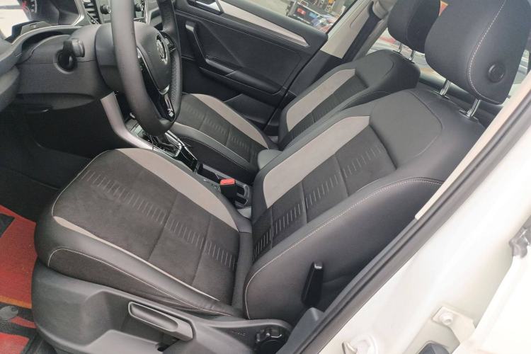 Used Volkswagen T-ROC 2018 280TSI DSG Two-Wheel Drive Advanced Version China V Emission Standard