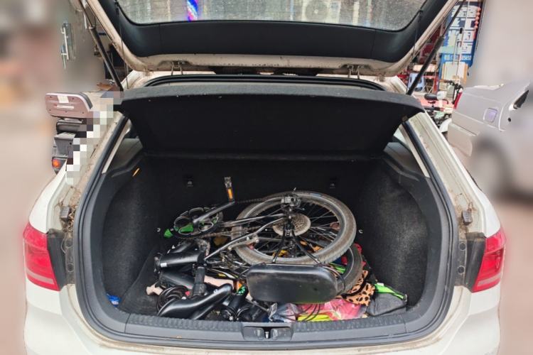 Used Volkswagen Gran Lavida 2013 1.6L Automatic Fashion Model Trunk