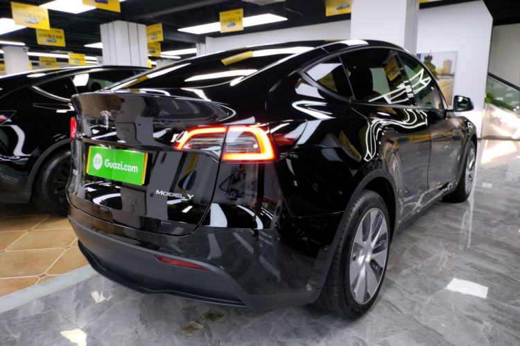 Used Tesla Model Y 2022 Long-Range All-Wheel-Drive Version Rear Right 45 Deg