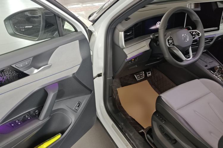 Used Volkswagen Tayron 2025 Tiguan L 380TSI 4Motion Luxury Easy Package
