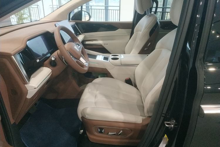 Used BYD Xia 2025 DM-i 1.5T 180km Excellence Model Left Front Seat