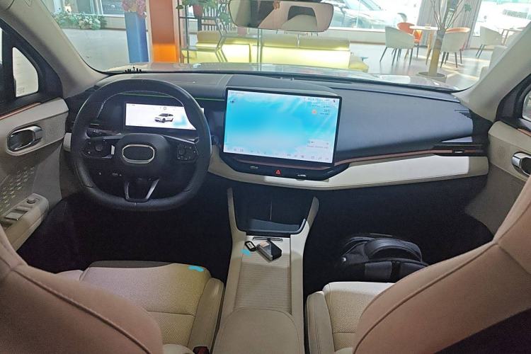 Used Lynk & Co 06 EM-P 2025 EM-P 126 Long-Range Halo