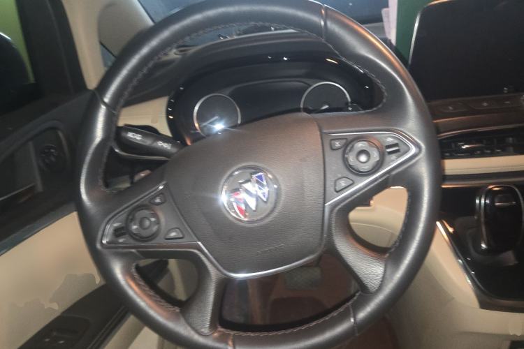 Used Buick GL8 2023 Land Executive Class 652T Luxury Model
