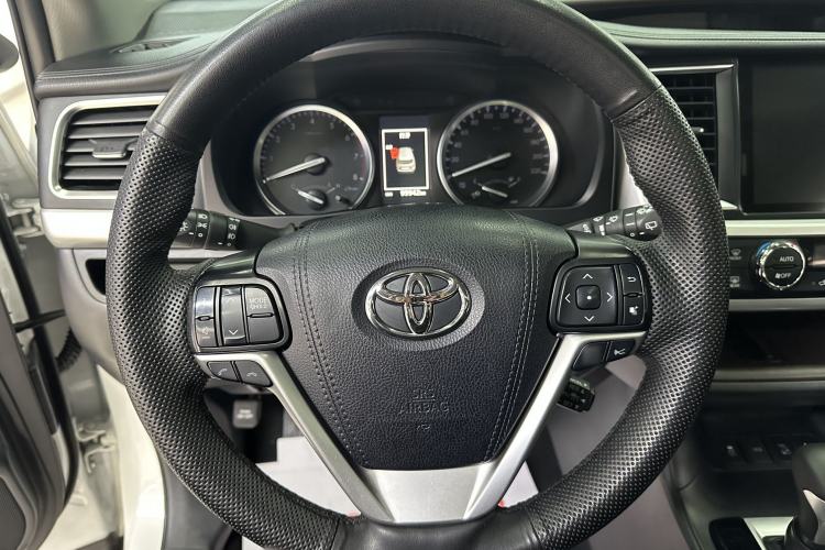 Used Toyota Highlander 2018 2.0T Four-Wheel Drive Prestige Version 7 Seats China VI Standard