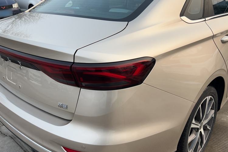 Used Geely Auto Emgrand 2022 4th Generation 1.5L CVT Flagship Model
