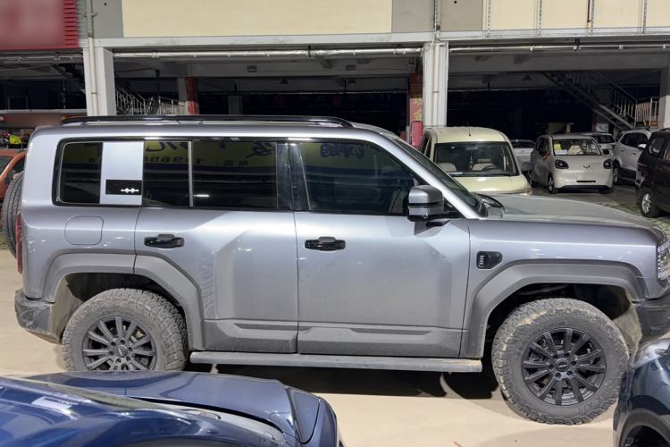 Used Formula Leopard Leopard 5 2023 Navigator Edition