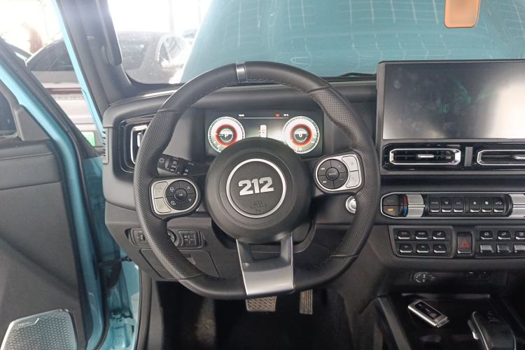 Used 212 T01 2025 2.0T Changfeng