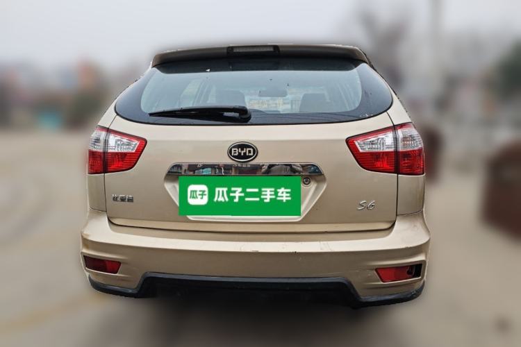 Used BYD S6 2014 2.0L Manual Luxury 5-Seater
