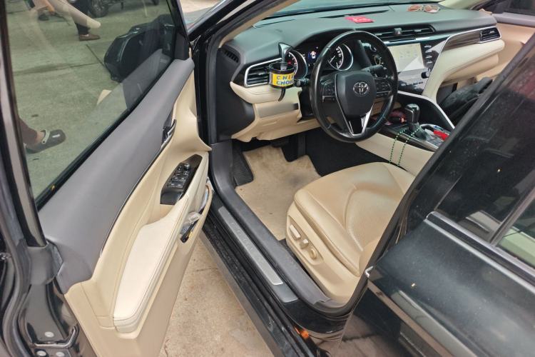 Used Toyota Camry 2018 2.5G Luxury Edition Driver Seat