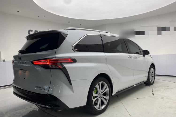 Used Toyota Sienna 2021 2.5L Hybrid Ultimate Edition
