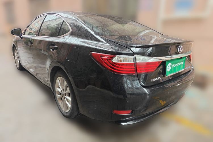 Used Lexus ES 2013 300h Elite Edition