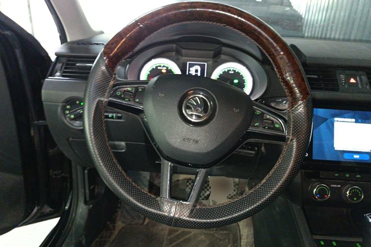 Used Skoda Octavia 2022 1.5L Automatic Comfort Edition Steering Wheel