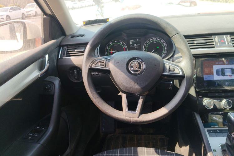 Used Skoda Octavia 2019 1.5L Automatic SmartDrive Comfort Edition China VI Standard Steering Wheel