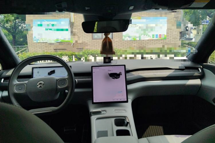 Used Nio ES8 2023 75 kWh Executive Edition
