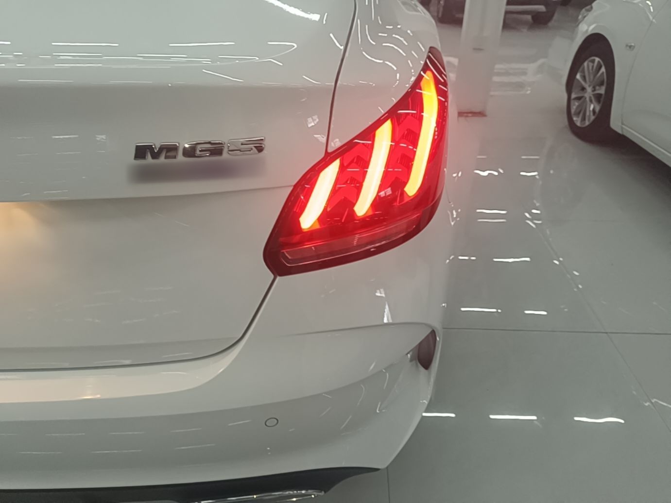 MG 5 2023 180 DVVT CVT Luxury Edition — снимка 9