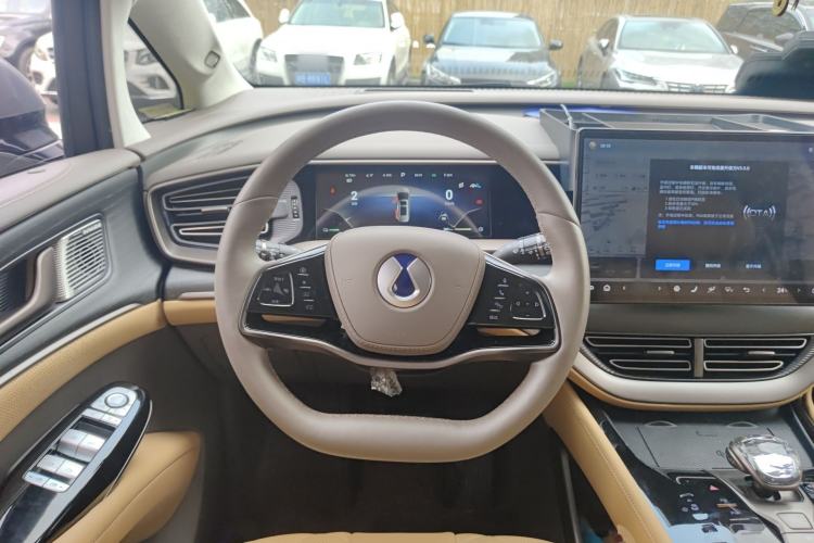 Used Denza D9 2022 DM-i 970 Four-Wheel Drive Prestige Model Steering Wheel