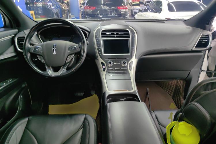 Used Lincoln MKX 2017 2.0T Two-Wheel Drive Deluxe Edition
