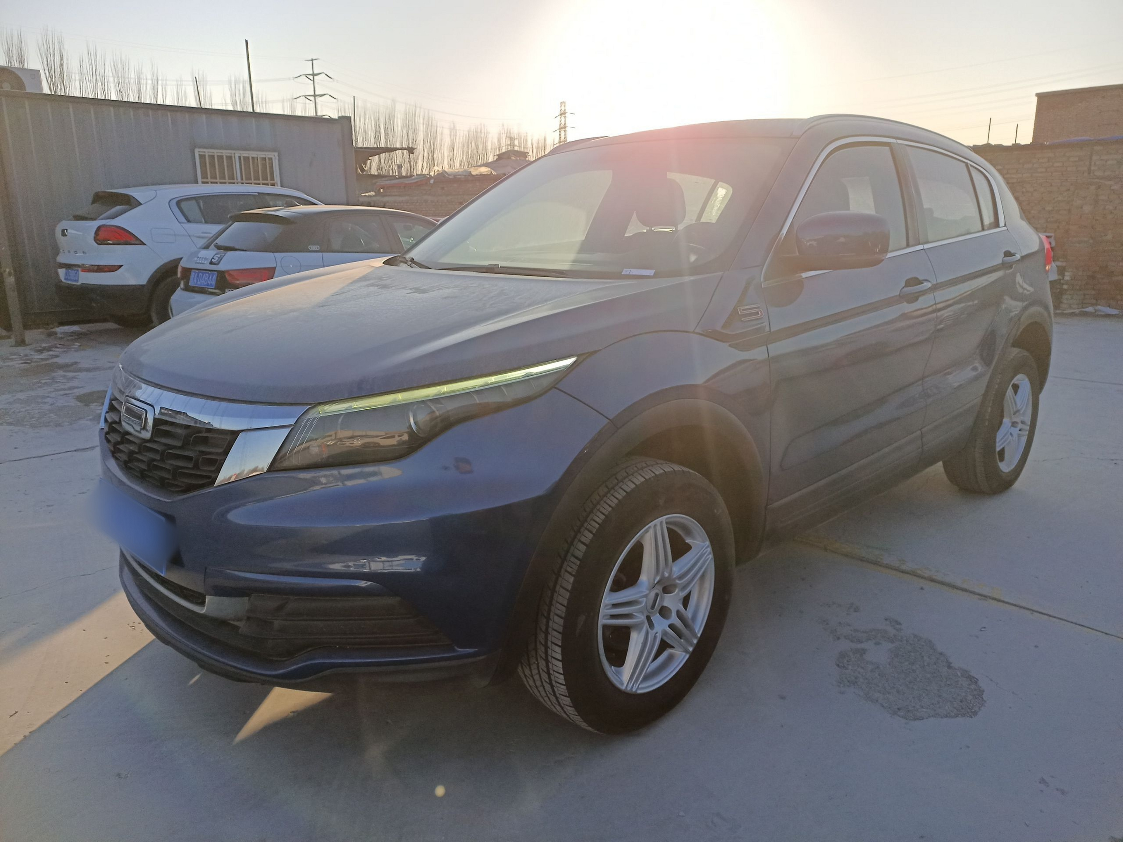 Под передней частью автомобиля