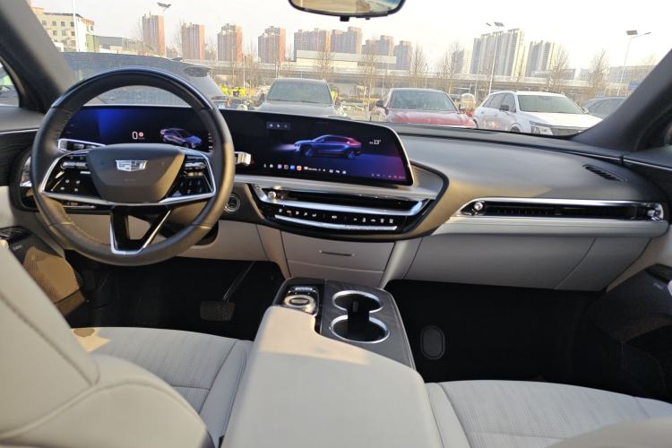 Used Cadillac LYRIQ 2022 Rear-Drive Long-Range Luxury Edition
