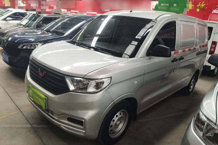 Used Wuling Hongguang V 2022 1.5L Jingqu Edition Enclosed-Window Vehicle with Hydraulic Power Steering LAR
