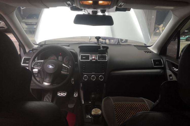 Used Subaru Forester 2015 2.0i Special Edition Commemorative Model Center Console