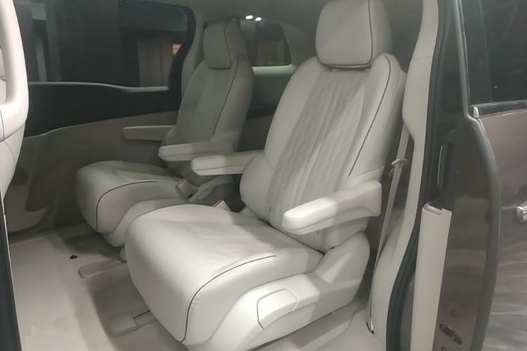 Used Buick GL8 2022 Land Business Class 652T Luxury Model Left Rear Seat