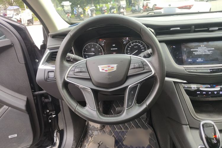 Used Cadillac XT5 2017 Anniversary Edition 28T Four-Wheel Drive Luxury Model