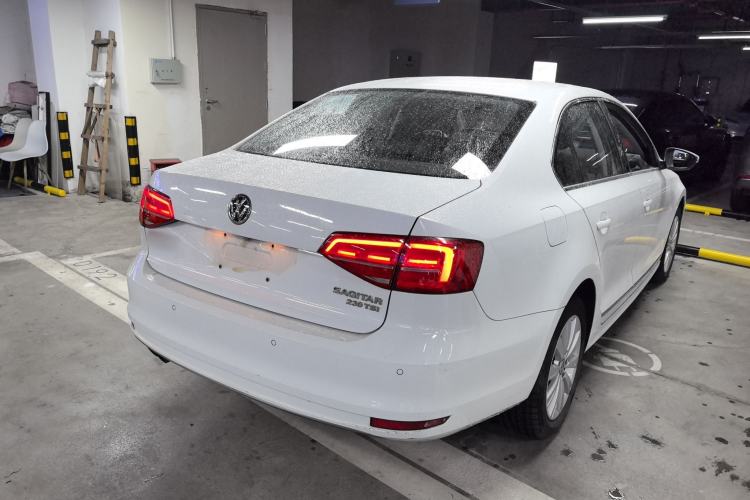 Used Volkswagen Sagitar 2015 230TSI Automatic Comfort Version