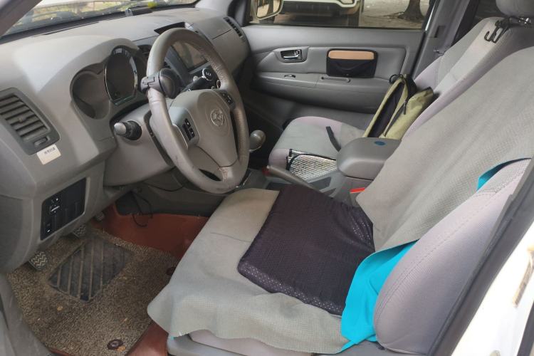 Used Huanghai Xianglong 2016 2.4L Entry-Level Van Gasoline Two-Wheel Drive Ultimate Edition 4G69S4N Left Front Seat