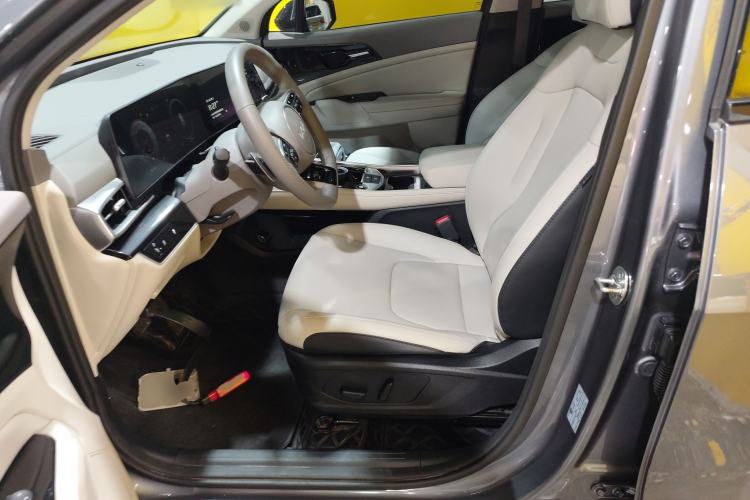 Used Kia Sportage (Chinese Domestic Model) 2025 1.5T Two-Wheel Drive Prestige Edition
