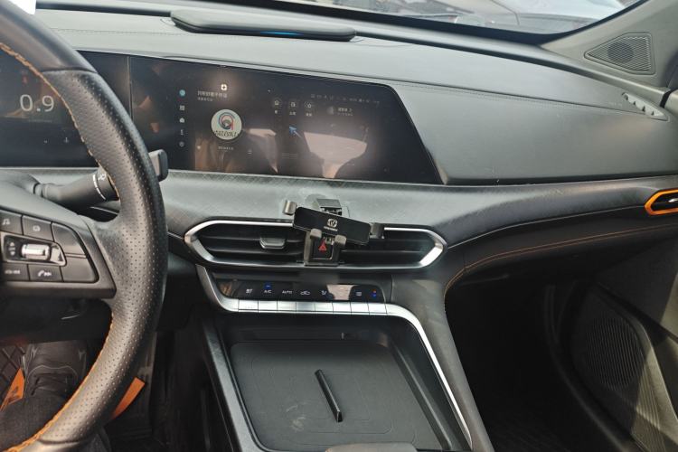 Used Changan UNI-T 2022 1.5T Prestige Version
