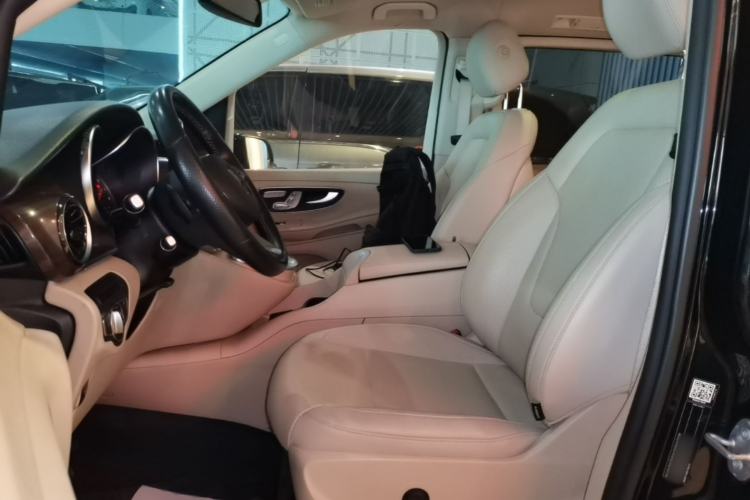 Used Mercedes-Benz V-Class 2021 V 260 Avantgarde Edition Left Front Seat