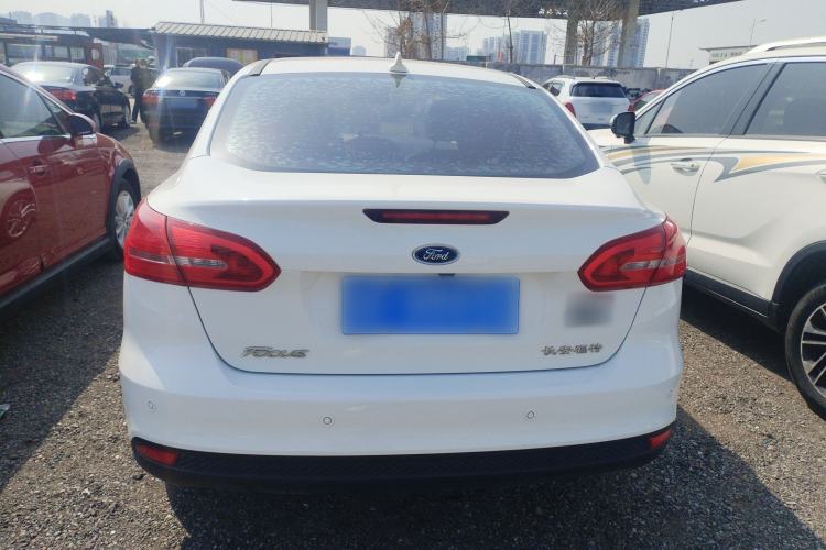 Used Ford Focus 2017 Sedan 1.6L Manual Fashion Edition Smart Drive Version
