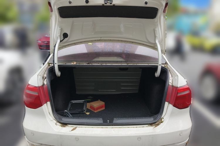 Used Volkswagen Jetta 2015 Value Edition 1.6L Automatic Fashion Version Trunk