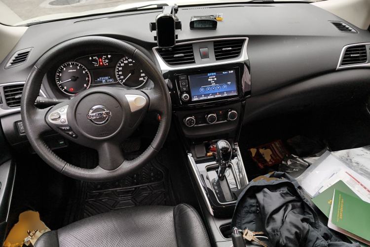 Used Nissan Sylphy 2018 1.6XV CVT Deluxe Edition Center Console