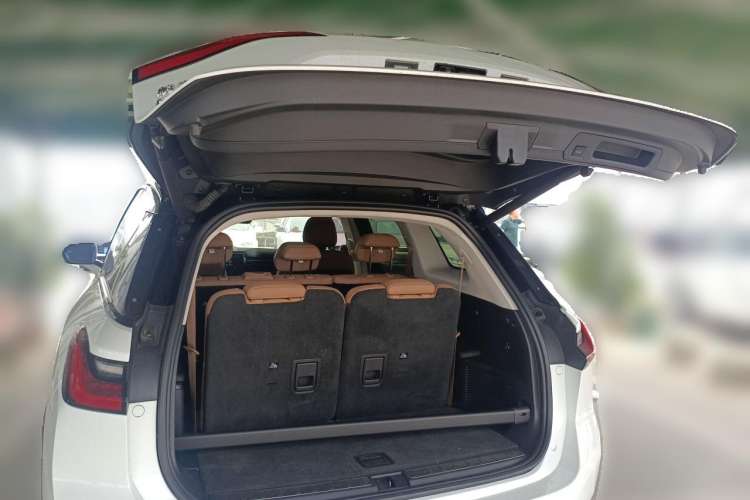 Used Nio ES8 2018 355 km Base Version 7-Seater Edition Trunk