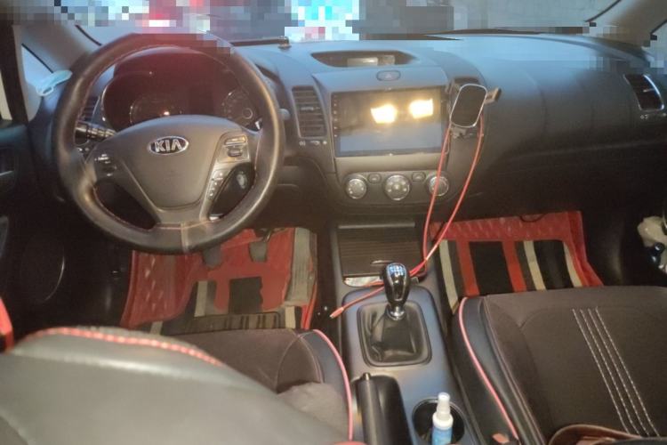 Used Kia K3 2013 1.6L Manual GLS Center Console