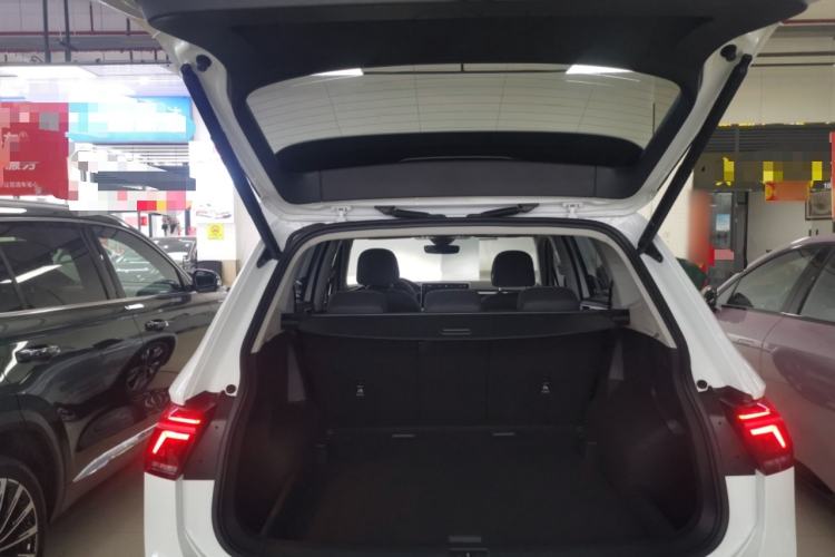 Used Volkswagen Tiguan L 2023 330TSI Automatic Two-Wheel Drive R-Line Enjoyment Edition
